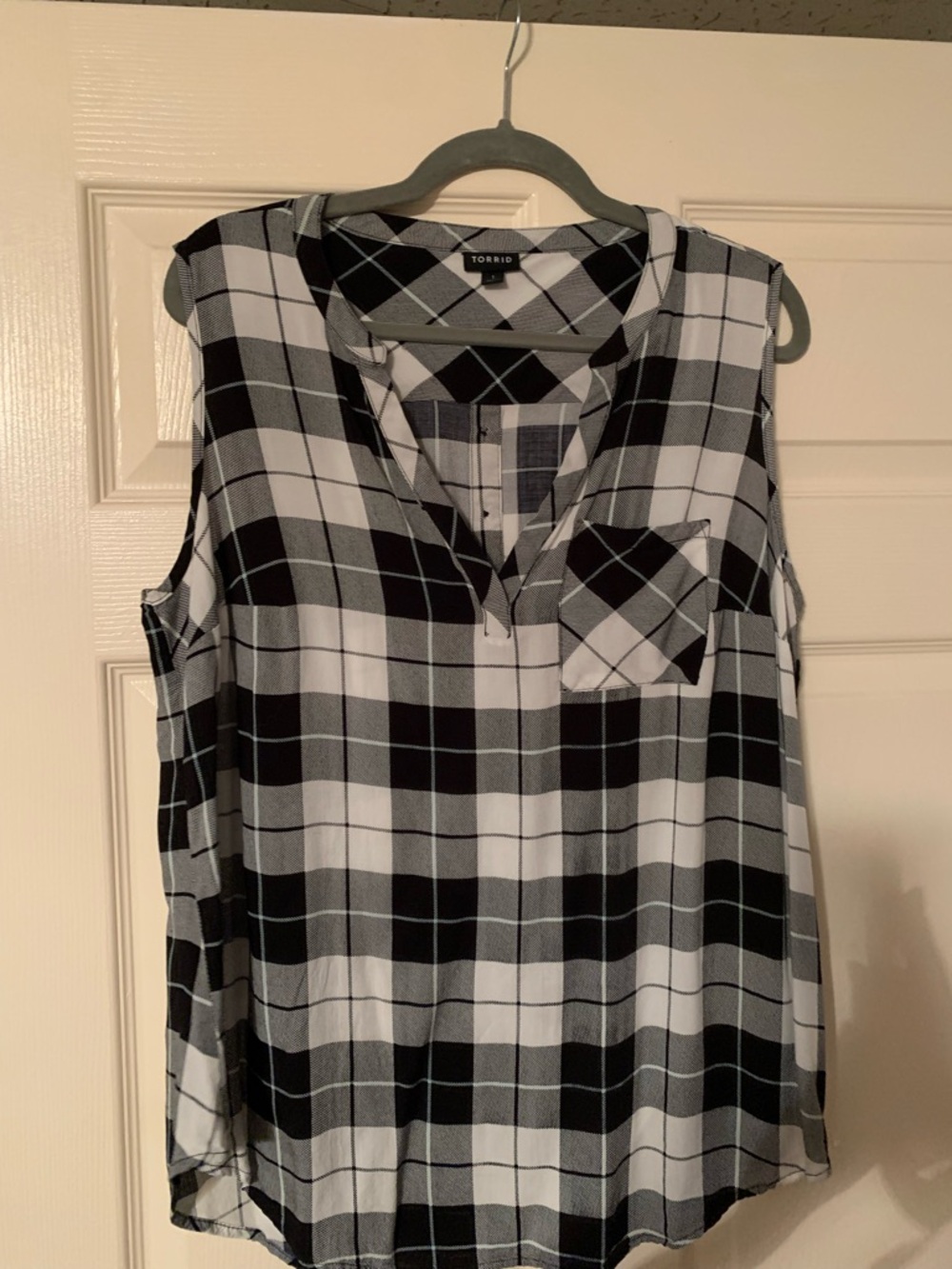 torrid Black & White Plaid Sleeveless Tank